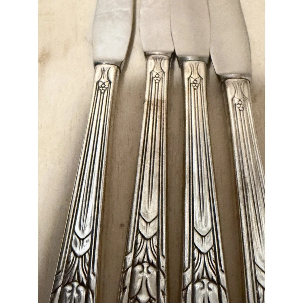 vintage Knifes 4 silverplated flatware handles